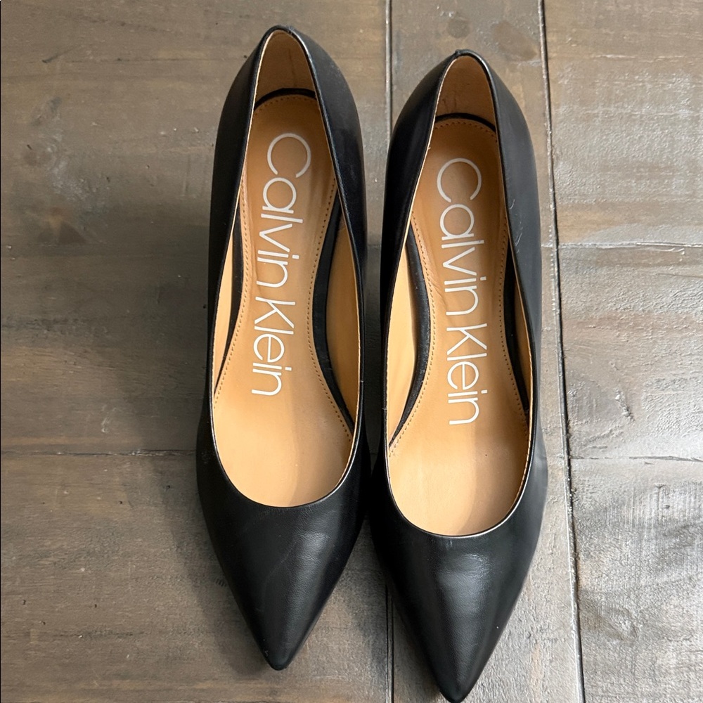 Calvin Klein Black Pointed-Toe Leather Pumps - Picture 8 of 12